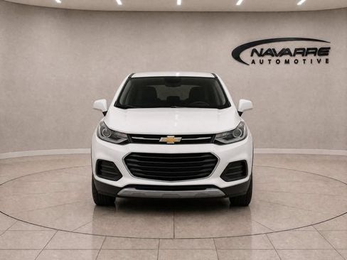 Used 2019 Chevrolet Trax LT w/ LT Convenience Package FWD image 2