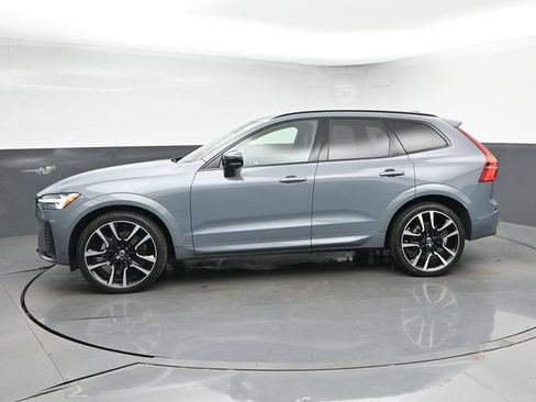 Used 2023 Volvo XC60 B5 Ultimate w/ Climate Package FWD image 6
