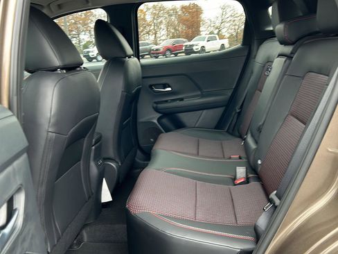 New 2026 Nissan Kicks SR FWD image 7