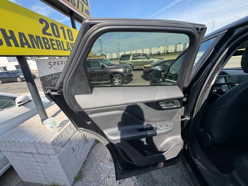 Used 2018 Jaguar F-PACE AWD/4WD image 13