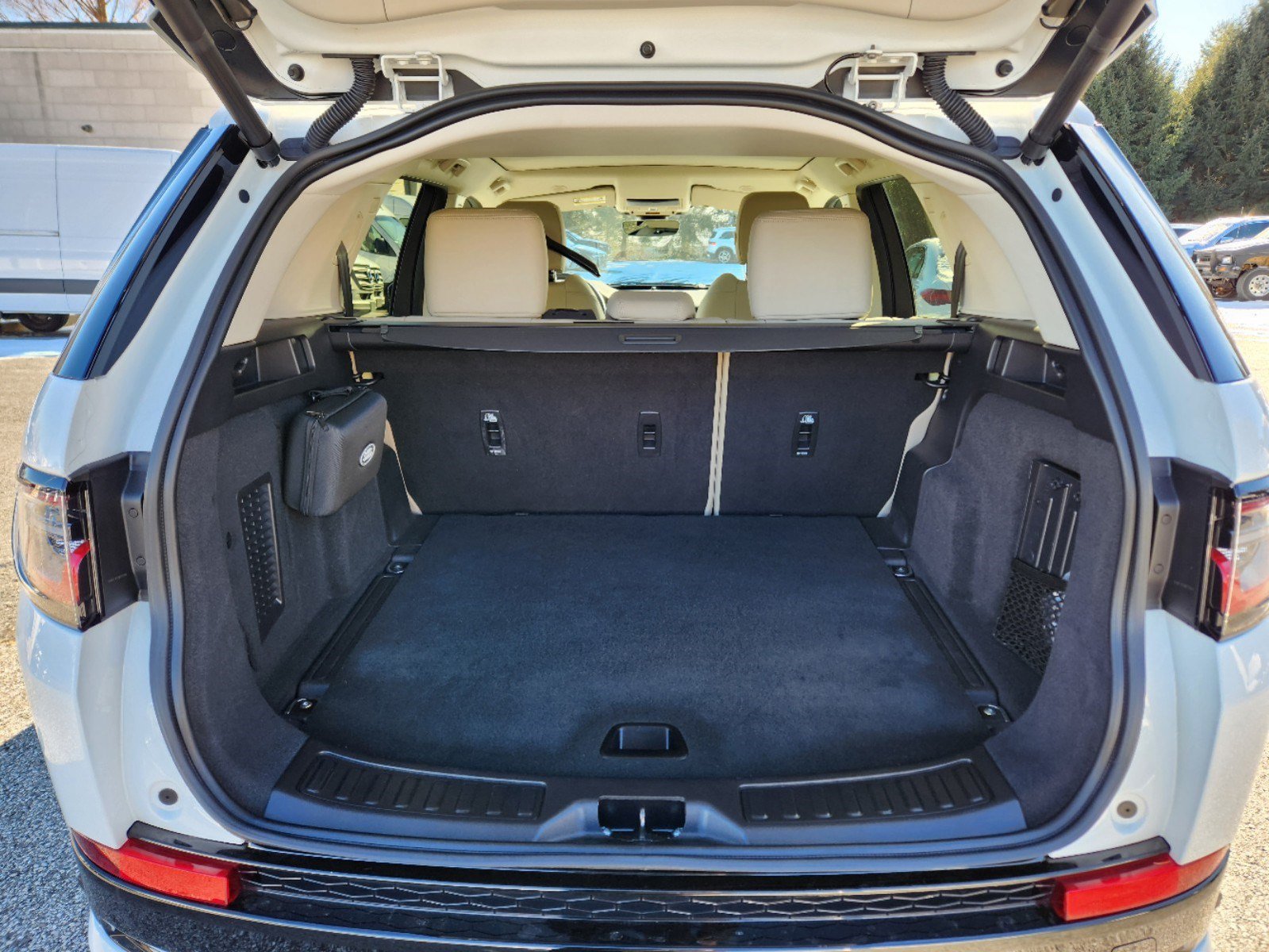Certified 2024 Land Rover Discovery Sport S AWD/4WD image 8