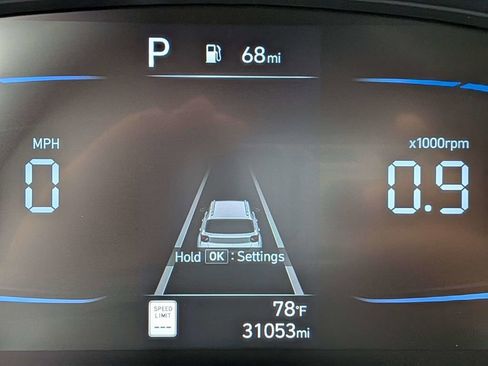 Used 2025 Hyundai Venue Limited FWD image 27