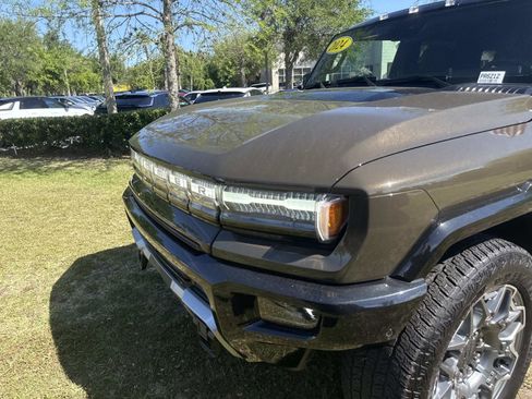 Used 2024 GMC Hummer EV 3X AWD/4WD image 9