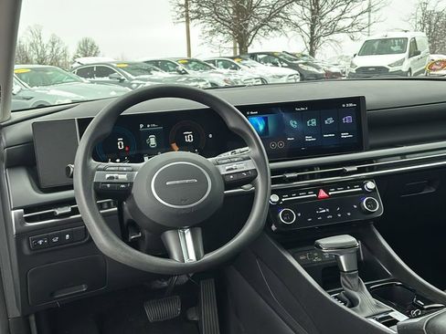 Used 2025 Hyundai Tucson SEL image 13