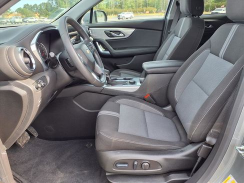 Used 2024 Chevrolet Blazer LT w/ Convenience Package FWD image 3