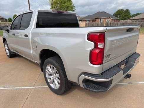 Used 2021 Chevrolet Silverado 1500 Custom w/ Safety Confidence Package RWD image 2