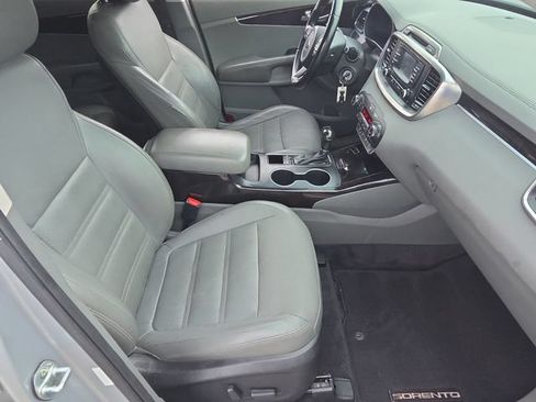 Used 2016 Kia Sorento EX AWD/4WD image 19