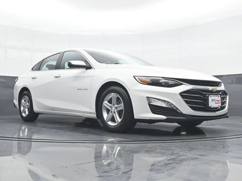 Used 2022 Chevrolet Malibu LT FWD image 34