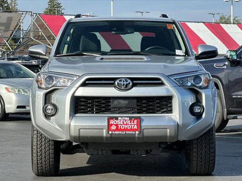 Certified 2024 Toyota 4Runner TRD Off-Road image 10