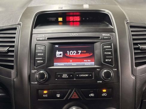 Used 2013 Kia Sorento LX w/ Convenience Pkg image 23