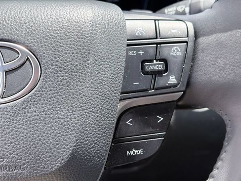 Used 2025 Toyota Camry XSE FWD image 16
