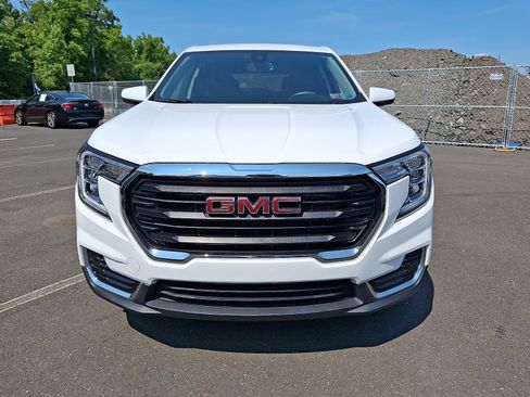 Certified 2024 GMC Terrain SLE FWD image 2