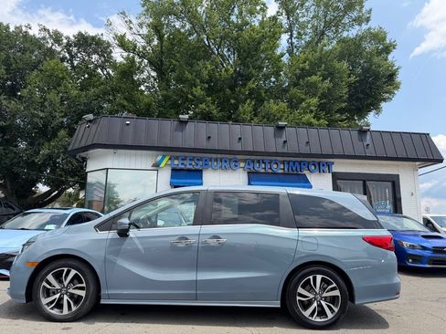 Used 2023 Honda Odyssey Touring image 5