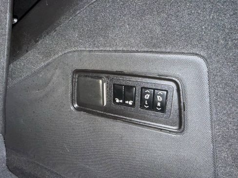 Used 2022 Cadillac Escalade Sport Platinum w/ Heavy-Duty Trailer Package AWD/4WD image 47