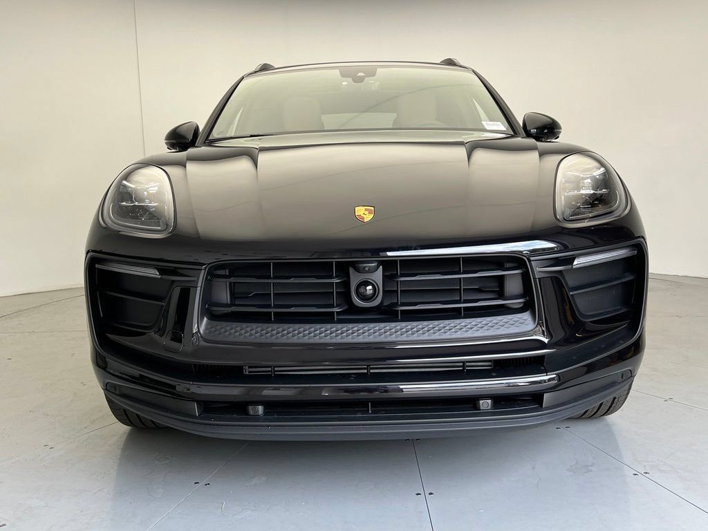 Used 2026 Porsche Macan AWD/4WD image 25