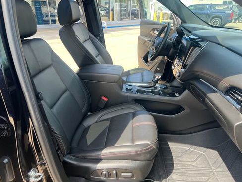 Used 2023 Chevrolet Traverse RS w/ LPO, Floor Liner Package AWD/4WD image 15