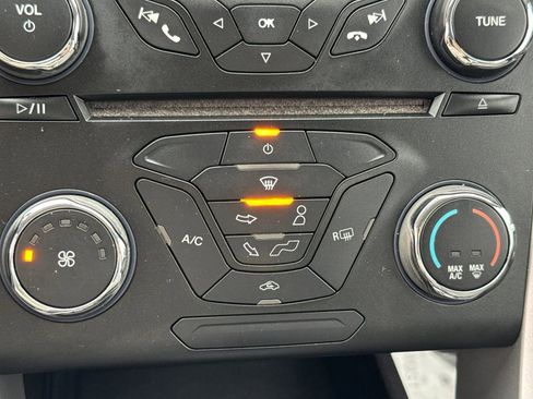 Used 2014 Ford Fusion S image 17