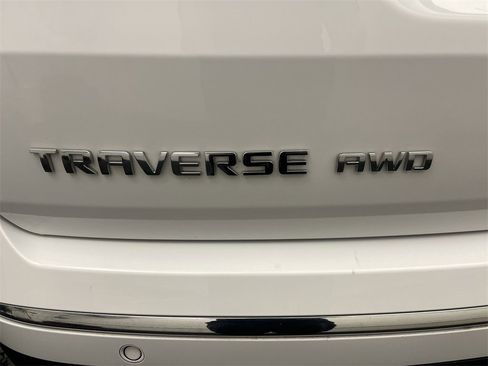 Used 2021 Chevrolet Traverse Premier image 25