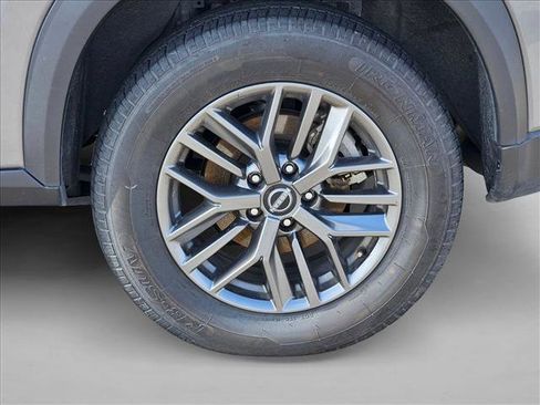 Used 2024 Nissan Rogue S image 16