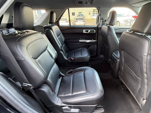 Used 2023 Ford Explorer XLT w/ Equipment Group 202A AWD/4WD image 16