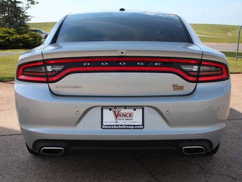 Used 2022 Dodge Charger SXT RWD image 8
