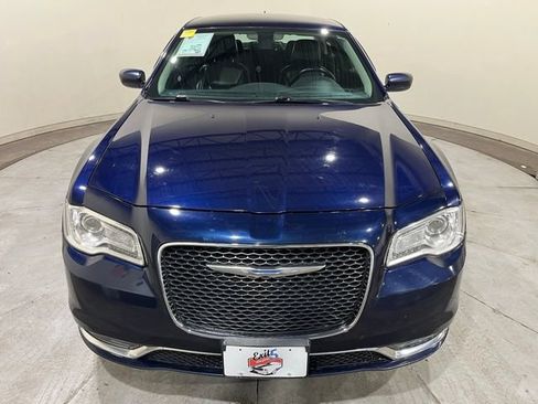 Used 2016 Chrysler 300 Limited w/ Driver Convenience Group image 5