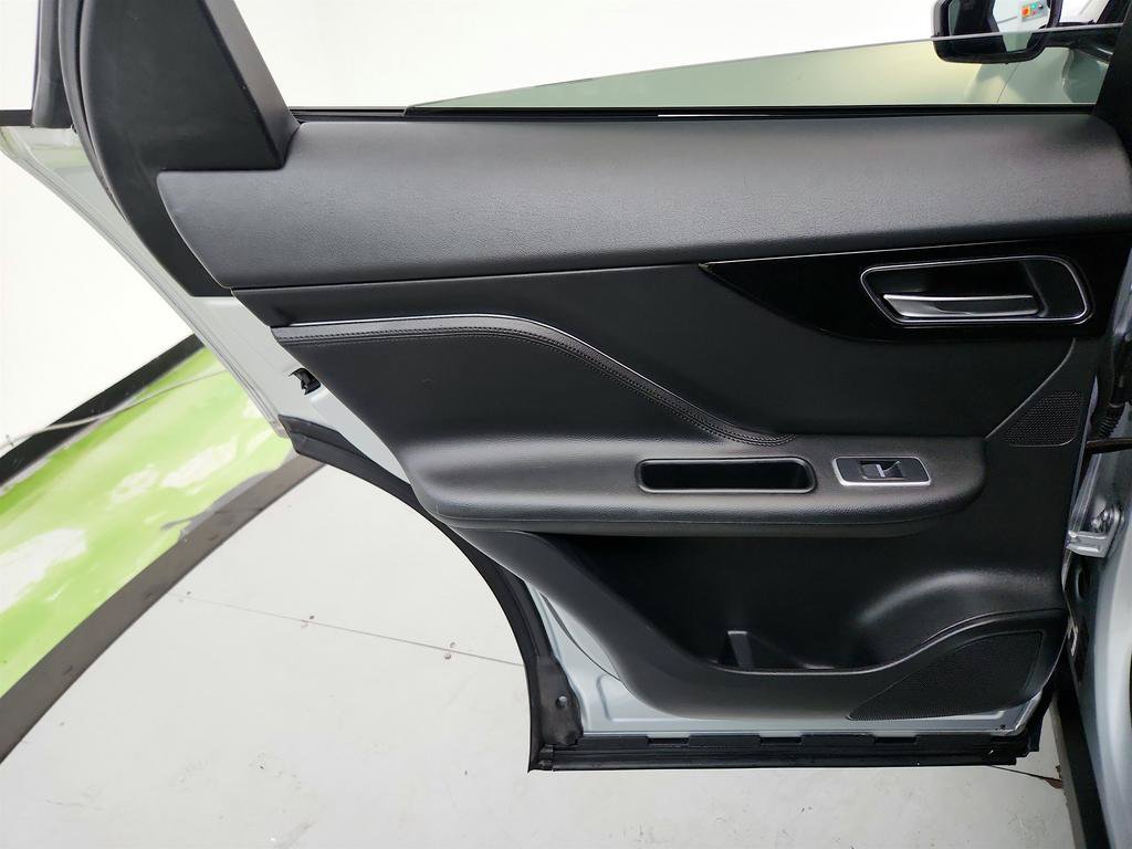 Used 2020 Jaguar F-PACE Premium AWD/4WD image 25