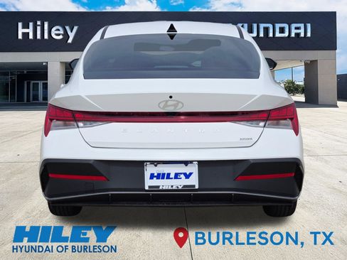 New 2026 Hyundai Elantra Blue FWD image 5