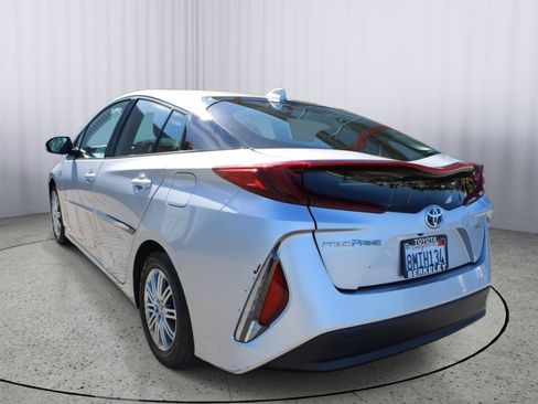 Used 2020 Toyota Prius Prime XLE FWD image 6