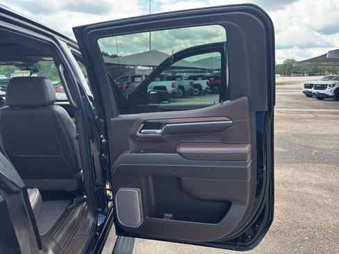 Certified 2026 GMC Sierra 1500 Denali w/ Denali Reserve Package AWD/4WD image 25