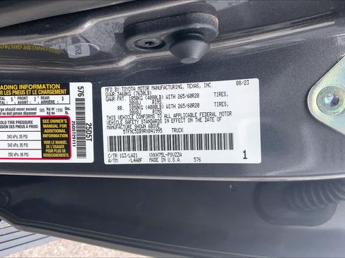 Used 2024 Toyota Tundra Platinum AWD/4WD image 32