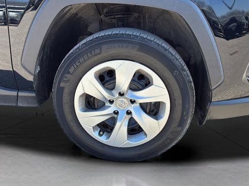 Used 2022 Toyota RAV4 LE image 31