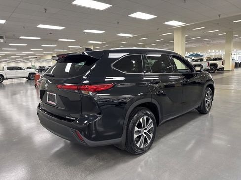 Certified 2022 Toyota Highlander XLE image 7