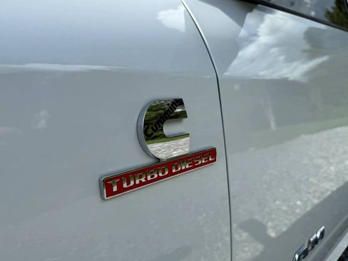 Used 2022 RAM 2500 Tradesman w/ Chrome Appearance Group AWD/4WD image 9