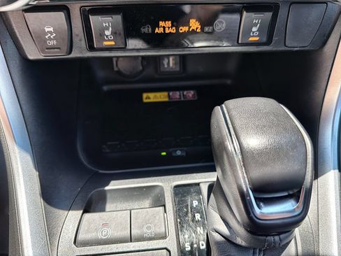 Used 2023 Toyota RAV4 XSE AWD/4WD image 17