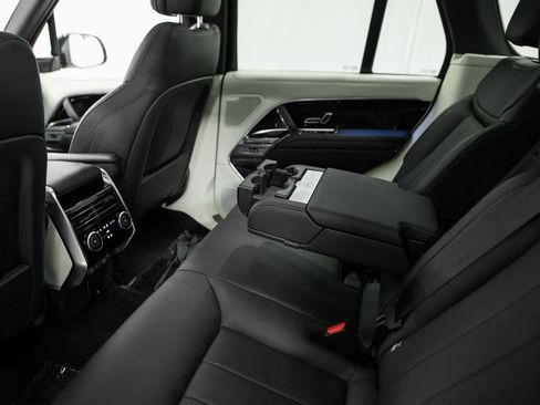 Used 2023 Land Rover Range Rover SE AWD/4WD image 32