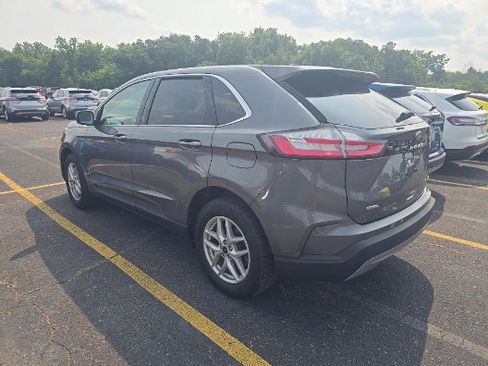 Used 2023 Ford Edge SEL w/ Convenience Package AWD/4WD image 6