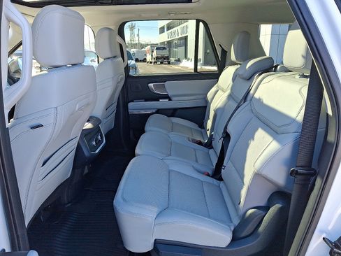 Used 2025 Ford Expedition Max Platinum w/ Driver's Package image 10