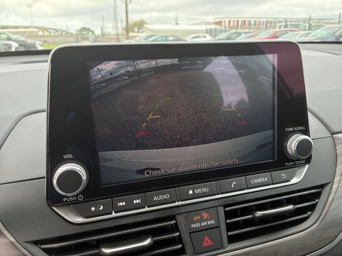 Used 2025 Nissan Altima 2.5 SV FWD image 22