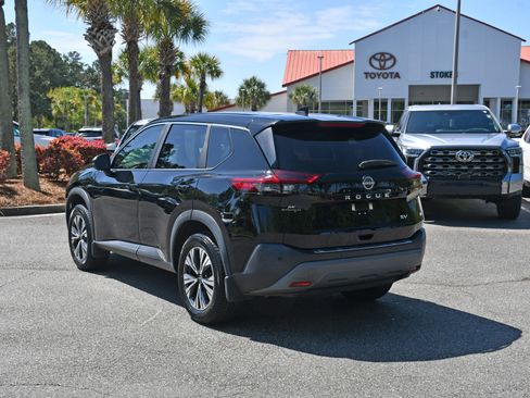 Used 2023 Nissan Rogue SV image 3