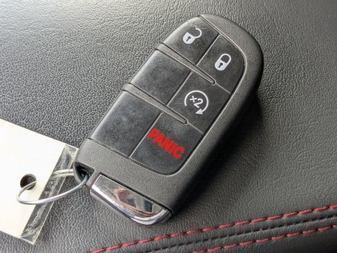 Certified 2022 Jeep Renegade Trailhawk AWD/4WD image 28