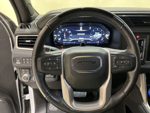 Used 2023 GMC Yukon XL Denali w/ Denali Reserve Package AWD/4WD image 10