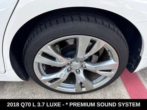 Used 2018 INFINITI Q70 L 3.7 w/ Sensory Package AWD/4WD image 12