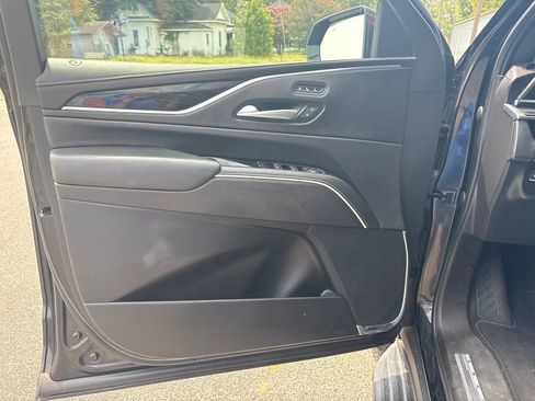 Used 2023 Cadillac Escalade Sport AWD/4WD image 13