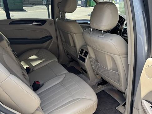 Used 2015 Mercedes-Benz GL 450 4MATIC image 7