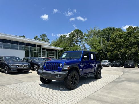 Used 2019 Jeep Wrangler Unlimited Sport AWD/4WD image 4