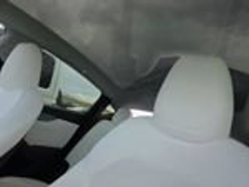 Used 2026 Tesla Model Y Long Range AWD/4WD image 8