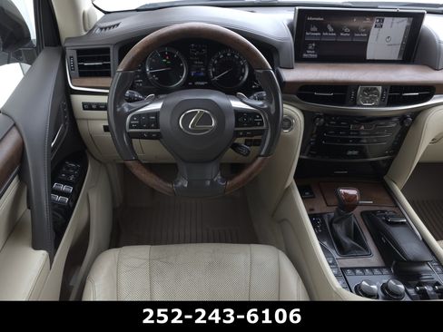 Used 2016 Lexus LX 570 4WD w/ Luxury Package image 14