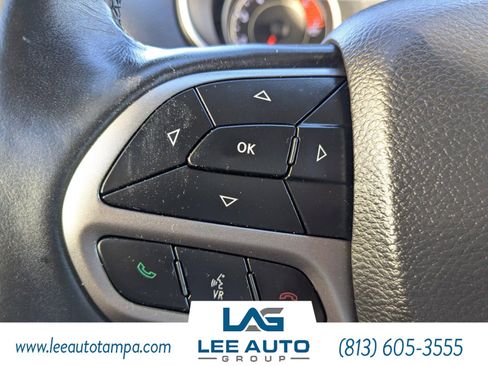 Used 2019 Jeep Cherokee Limited w/ Technology Group image 27