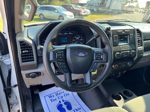 Used 2019 Ford F250 XL w/ Power Equipment Group AWD/4WD image 30